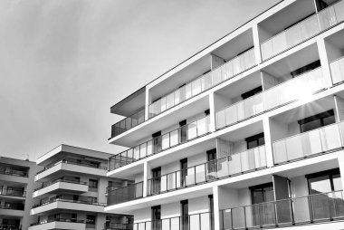 Modern, lüks apartman. Siyah ve beyaz.