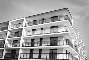 Modern, lüks apartman. Siyah ve beyaz.