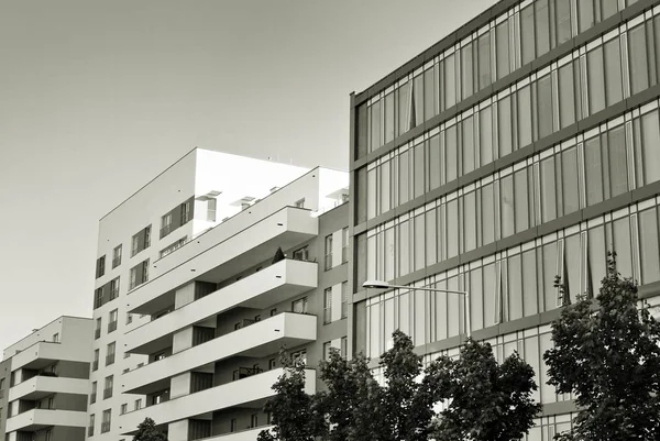 Modern,luxury apartment building. Black and white. — Stock Photo, Image