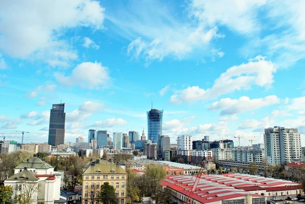 Vue aérienne gratte-ciel d'affaires du centre-ville — Photo