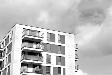 Modern, lüks apartman. Siyah ve beyaz.