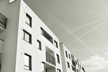 Modern apartman binası. siyah ve beyaz.