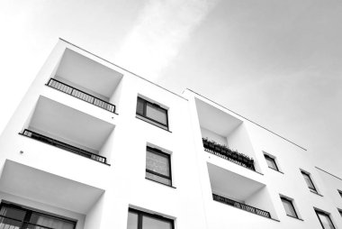 Modern apartman binası. siyah ve beyaz.