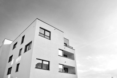 Modern apartman binası. siyah ve beyaz.