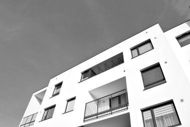 Modern apartman binası. siyah ve beyaz.