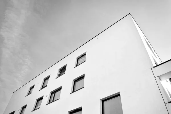 Modern apartment building.  Black and white. — Stock Photo, Image