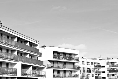 Modern apartman binası. siyah ve beyaz.