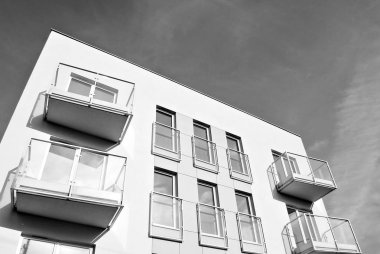 Modern apartman binası. siyah ve beyaz.