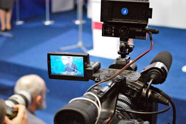 Basın toplantısında Parti hükümetinin iki yıl özetleme