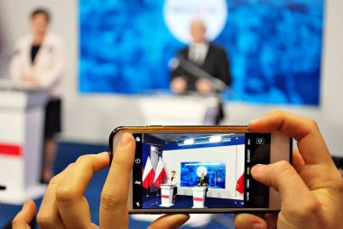 Basın toplantısında Parti hükümetinin iki yıl özetleme