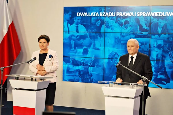 Vezetője a kormányzó párt jog és igazságosság, Kaczynski, a jog, és lengyel miniszterelnök Szydlo — Stock Fotó