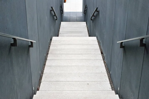 Escadas de concreto moderno — Fotografia de Stock