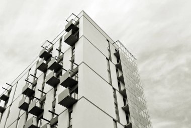 Modern apartman binası. siyah ve beyaz.