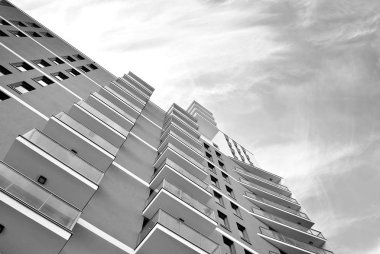Modern apartman binası. siyah ve beyaz.
