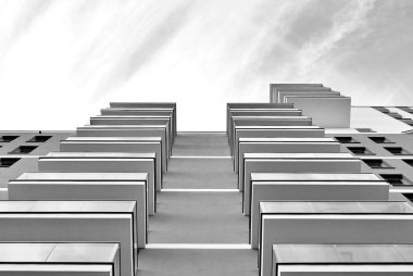 Modern apartman binası. siyah ve beyaz.