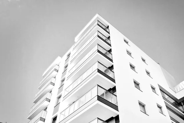 Modernos Edificios Apartamentos Día Soleado Con Cielo Azul Fachada Moderno — Foto de Stock