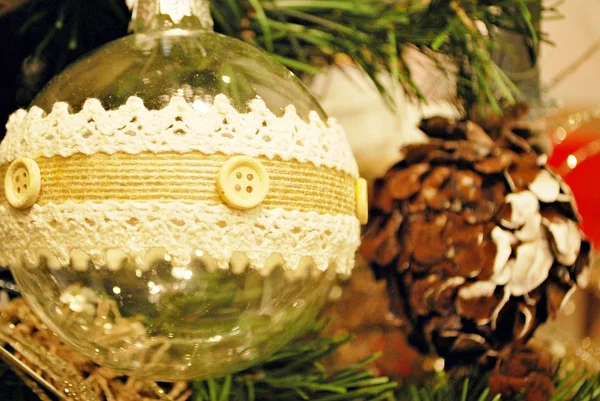 圣诞树礼物圣诞背景与装饰品 — 图库照片