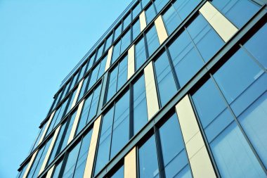 Şehirdeki modern ofis binası