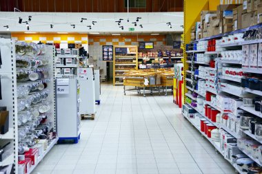 Varşova, Polonya. 13 Ocak 2018. Alışveriş Merkezi Tesco Polczynska