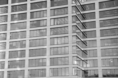 Modern ofis binası. Modern binanın mimari detaylar. Siyah ve beyaz.