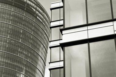 Modern ofis binası. Modern binanın mimari detaylar. Siyah ve beyaz.