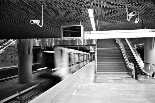 Bahn Station Schwarz Weiß — Stockfoto