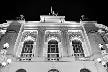 Tarihi bina geceleri. siyah ve beyaz