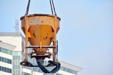 Bina yapım aşamasında şehir