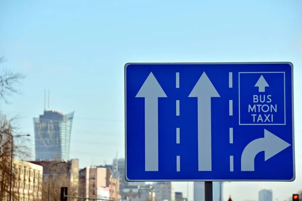 Blaues Autobahnschild Über Der Straße — Stockfoto