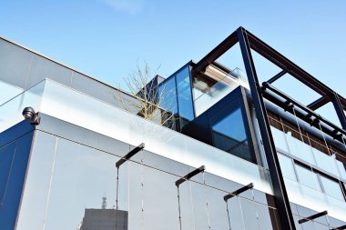 Ofis binası İş binası. Binanın dışı