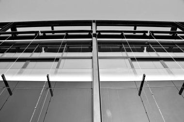 Ofis Binası. İşletme binası. Binanın dış. Siyah ve beyaz.