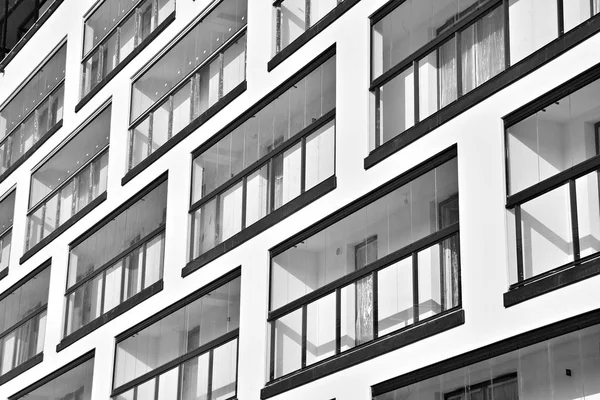 Фасад Современного Многоквартирного Дома Черное Белое — стоковое фото