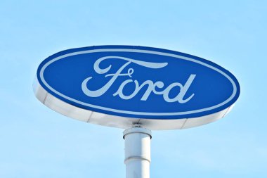 Varşova, Polonya. 14 Mart 2018. Ford imzala. Şirket tabela Ford.