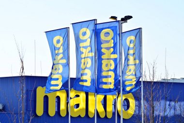 Varşova, Polonya. 24 Şubat 2018. Makro kayıt. Şirket tabela Makro.