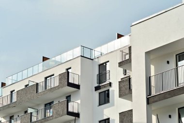 Yeni bir modern apartman detay