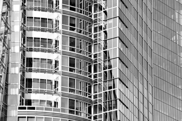 Las Paredes Cristal Del Edificio Oficinas Fondo Negocios Blanco Negro — Foto de Stock