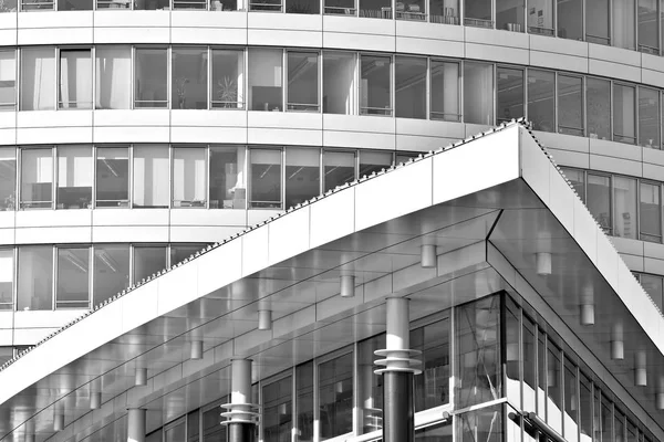 Las Paredes Cristal Del Edificio Oficinas Fondo Negocios Blanco Negro —  Fotos de Stock