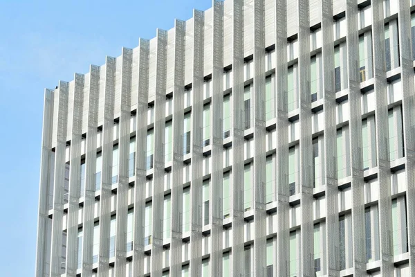 玻璃幕墙的办公大楼 商业背景 — 图库照片