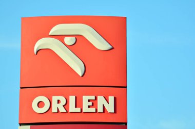 Varşova, Polonya. 12 Mart 2018. Orlen imzala. Şirket tabela Orlen.