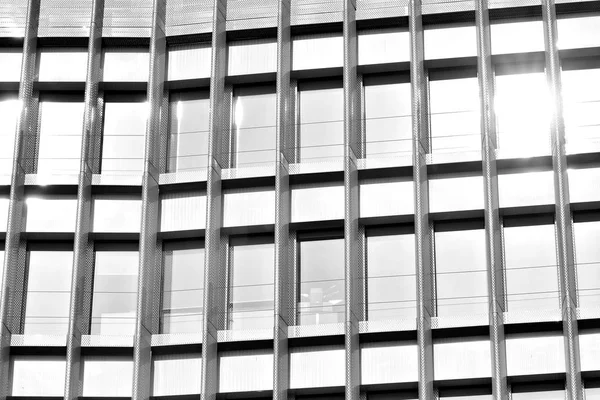办公楼玻璃幕墙 商业背景 黑白相间 — 图库照片