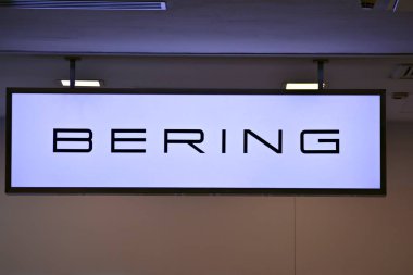 Varşova, Polonya. 14 Mart 2018. Bering imzala. Şirket tabela Bering.