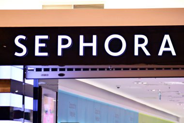 Varşova, Polonya. 16 Mart 2018. Sephora imzala. Şirket tabela Sephora.