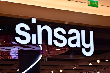 Varşova, Polonya. 16 Mart 2018. Sinsay imzalamak. Şirket tabela Sinsay.