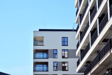 Bina Balkonlu daireler ayrıntılarını.