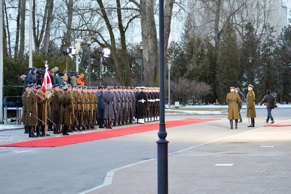 2018年3月19日 波兰总理 Mateusz Morawiecki 在华沙会晤前欢迎德国总理安格拉 默克尔 默克尔访问华沙 — 图库照片