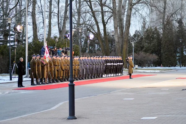 2018年3月19日 波兰总理 Mateusz Morawiecki 在华沙会晤前欢迎德国总理安格拉 默克尔 默克尔访问华沙 — 图库照片