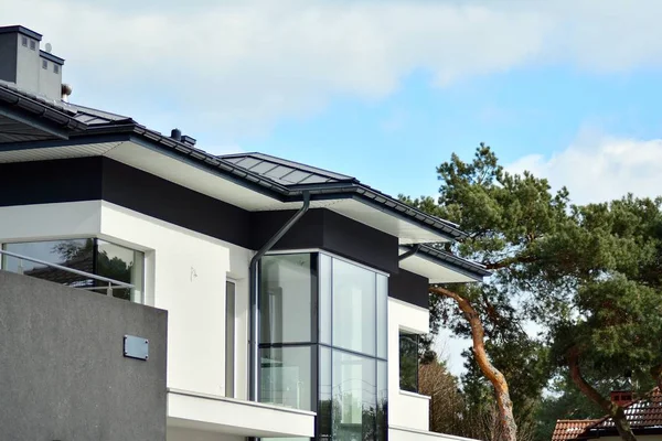 Yeni bir modern apartman detay