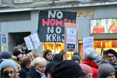 Varşova, Polonya. 23 Mart 2018. Varşova'daki insanlar protesto muhafazakar hükümetlerin son girişimi kürtaj kısıtlamak için binlerce.