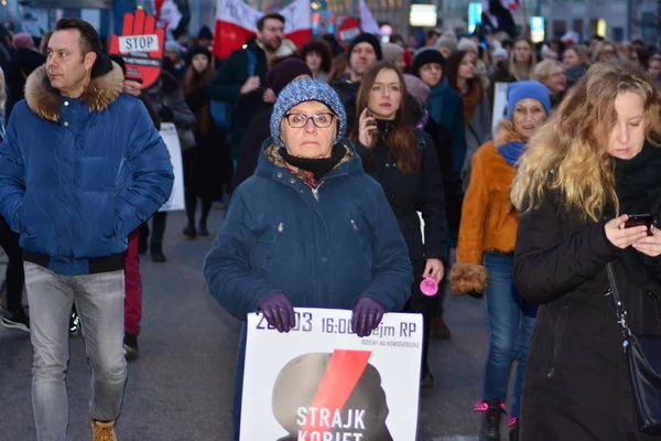 Варшава Польща Березня 2018 Тисячі Людей Протестів Варшаві Проти Консервативного — стокове фото