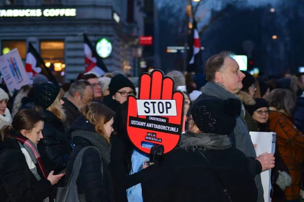 Варшава Польща Березня 2018 Тисячі Людей Протестів Варшаві Проти Консервативного — стокове фото